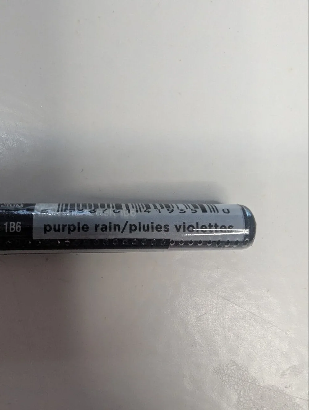 Avon TRUE COLOR Glimmersticks Diamonds Sealed Eye Liner- Purple Rain